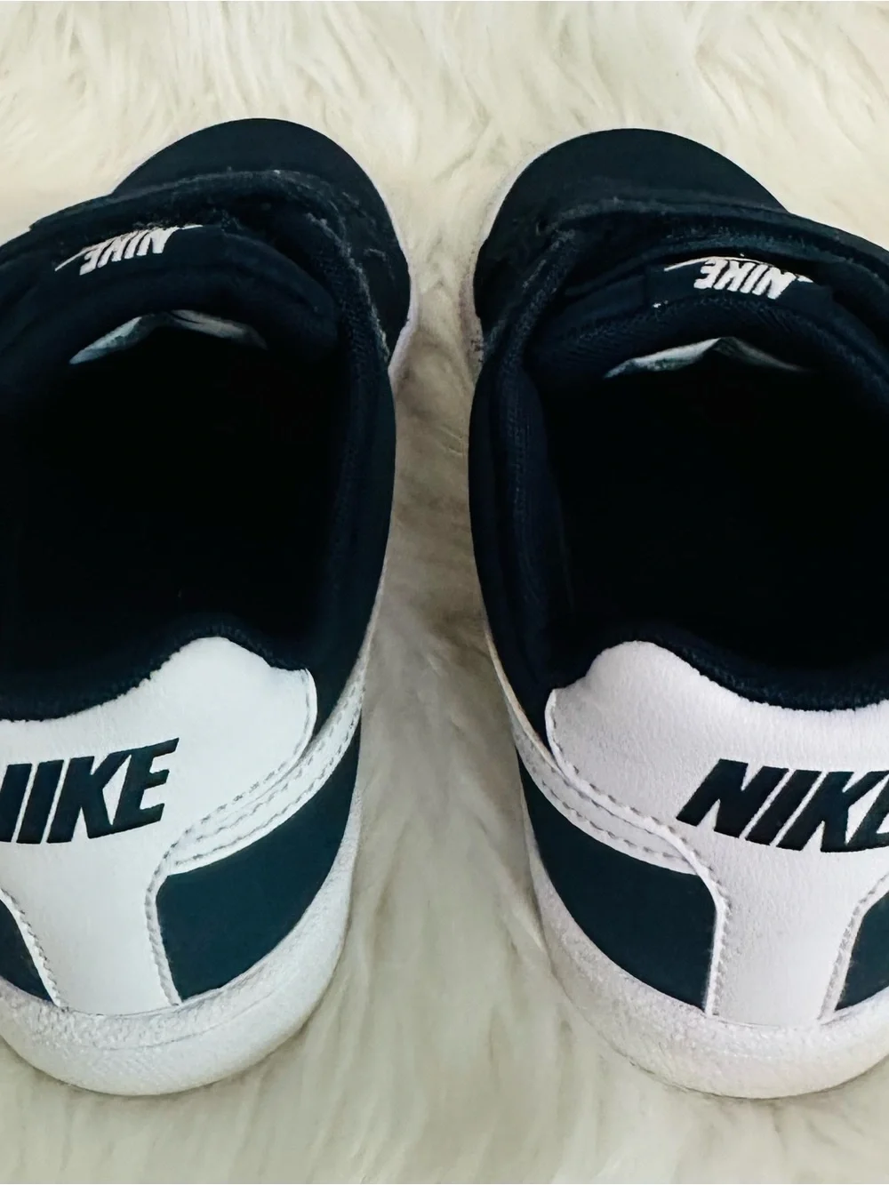 Nike Kids Court Royale Velcro Sneakers in Navy Blue